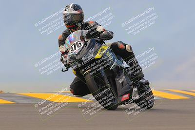 media/Sep-11-2022-SoCal Trackdays (Sun) [[81b7e951af]]/Turn 9 (930am)/